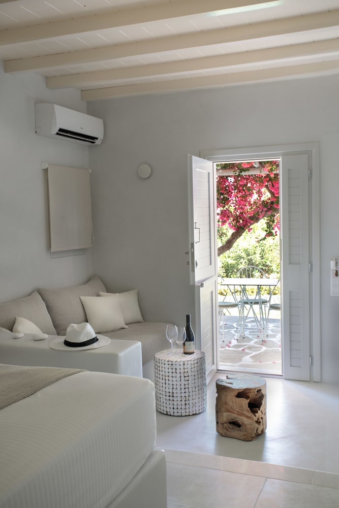 Ostria Inn 33/50