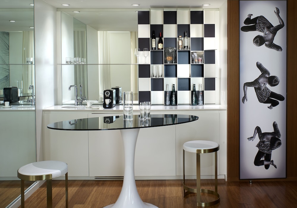 The Valorian Los Angeles, Curio Collection by Hilton 78/87