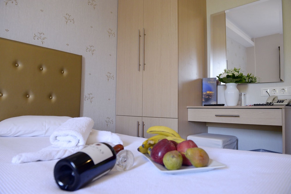 Phidias Hotel 45/69