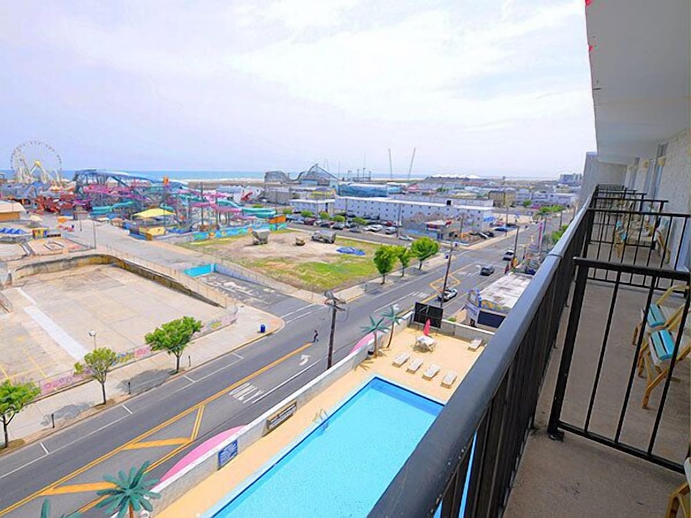 Beach Terrace Motor Inn 21/26