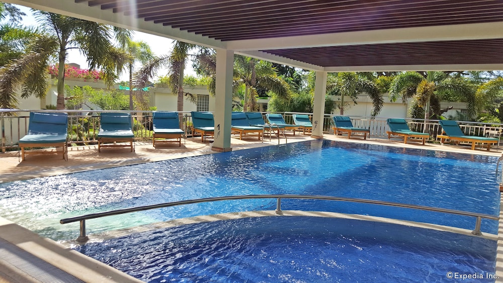 Munting Paraiso 36/66
