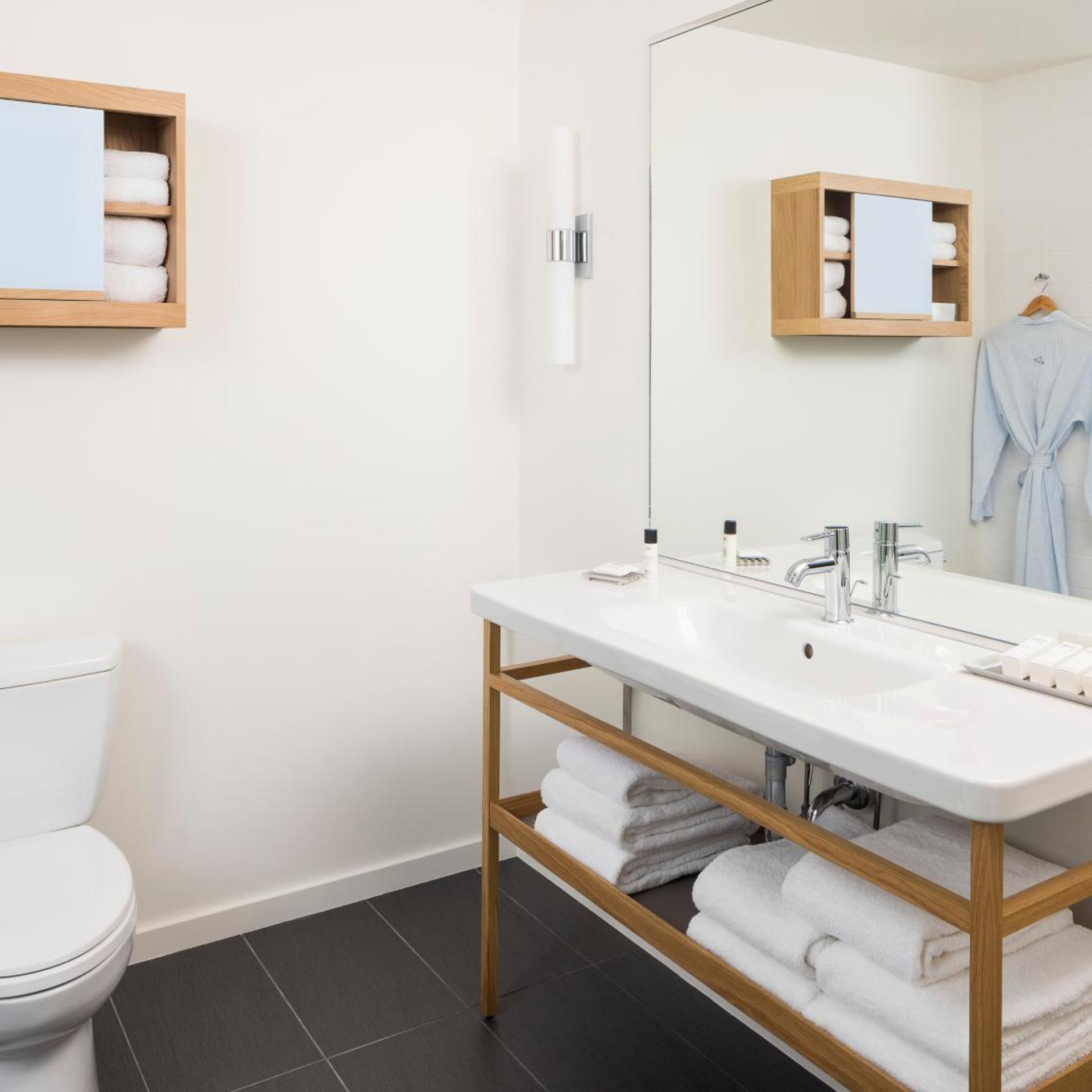Room, King Bed, Accessible
