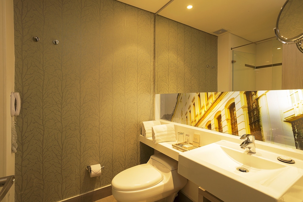 Hotel Bh Bicentenario 23/51