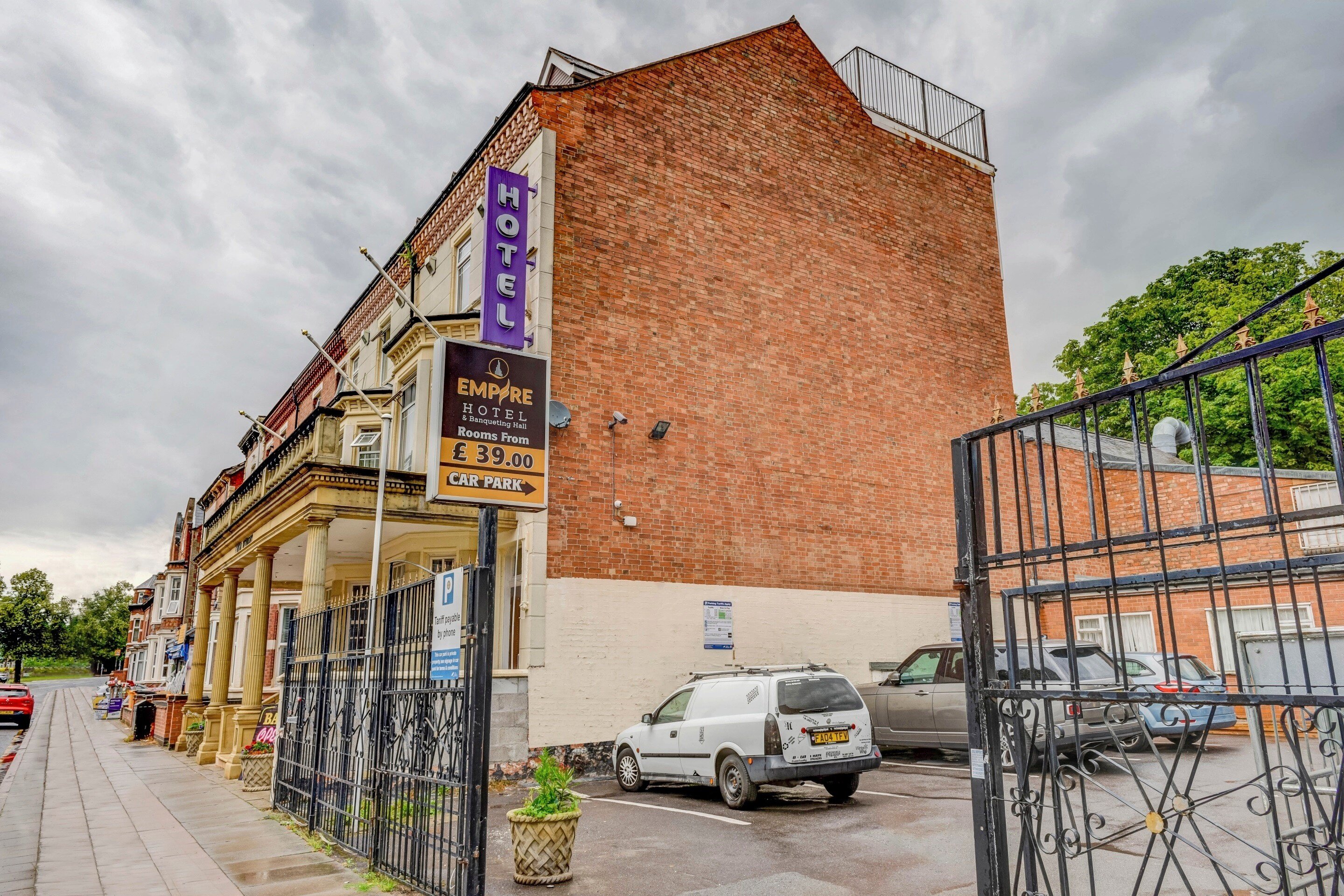 Empire Hotel 39/41