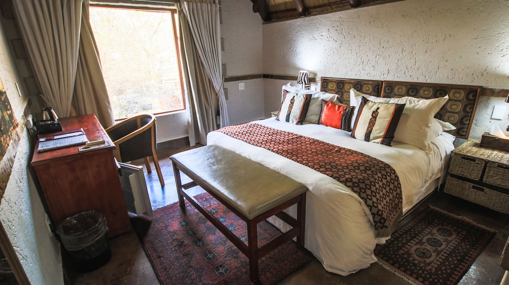 Suite, King Bed 4/7