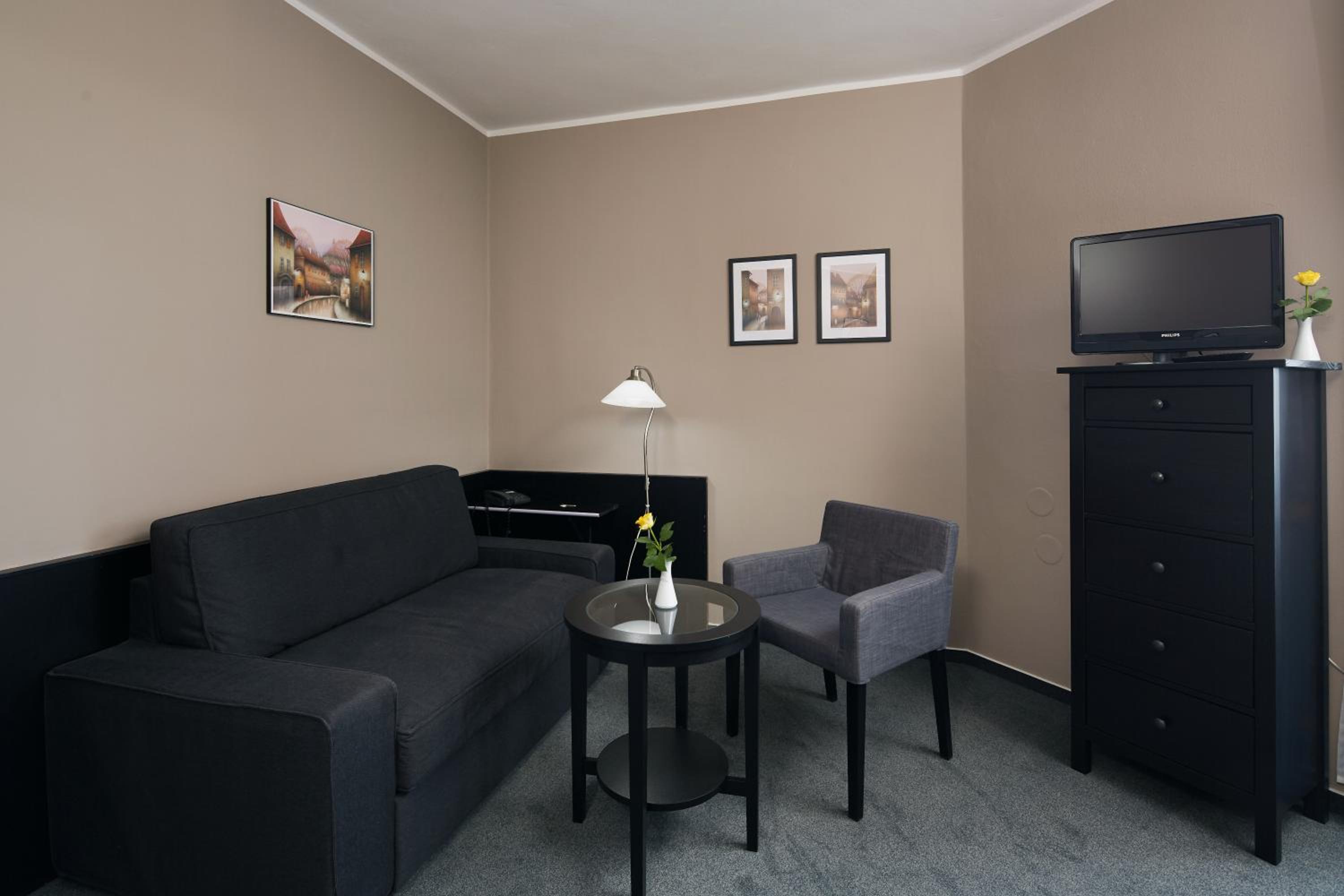 Tulipan Pruhonice Hotel 25/42