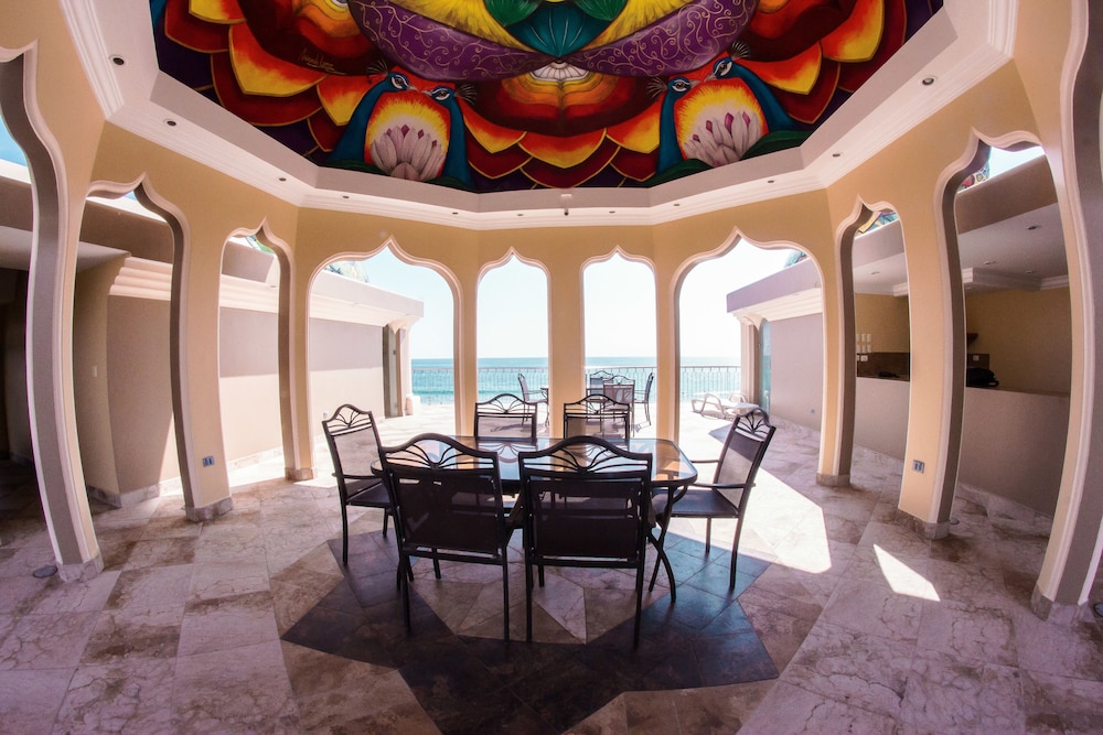 Dharma Beach Hotel 41/57