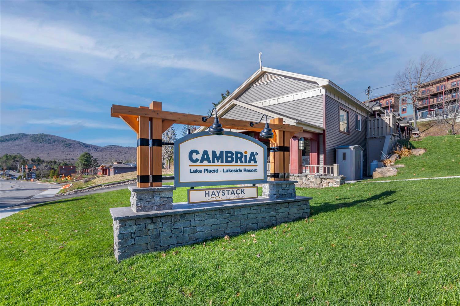 Cambria Hotel Lake Placid - Lakeside Resort 23/26
