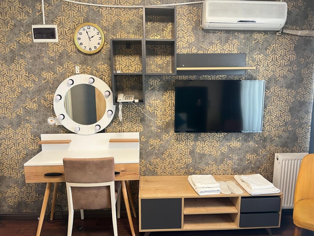 Middle Village Suite Hotel 23/39