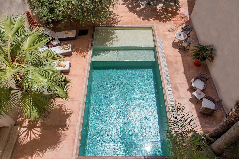 Riad Charai 10/77