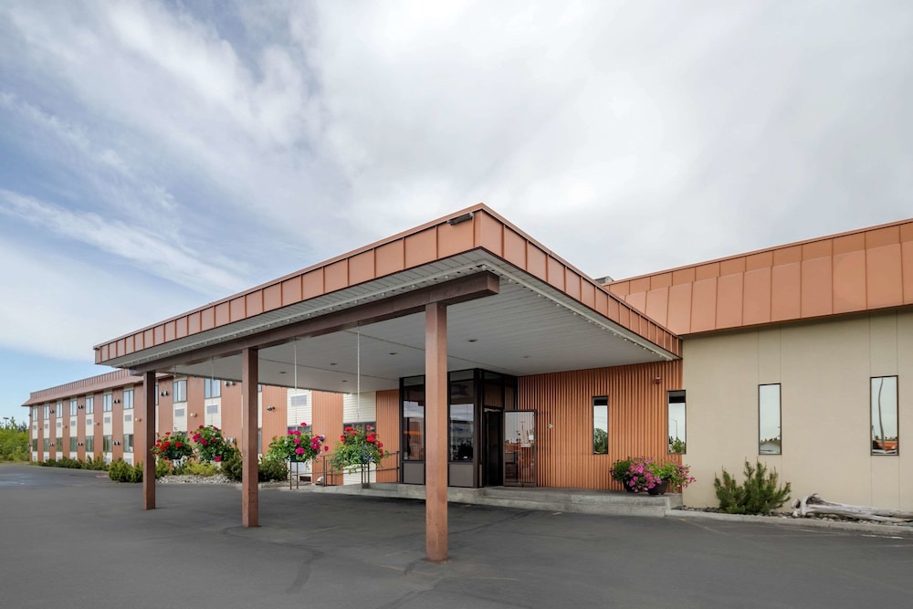 Quality Inn Kenai, AK 1/40