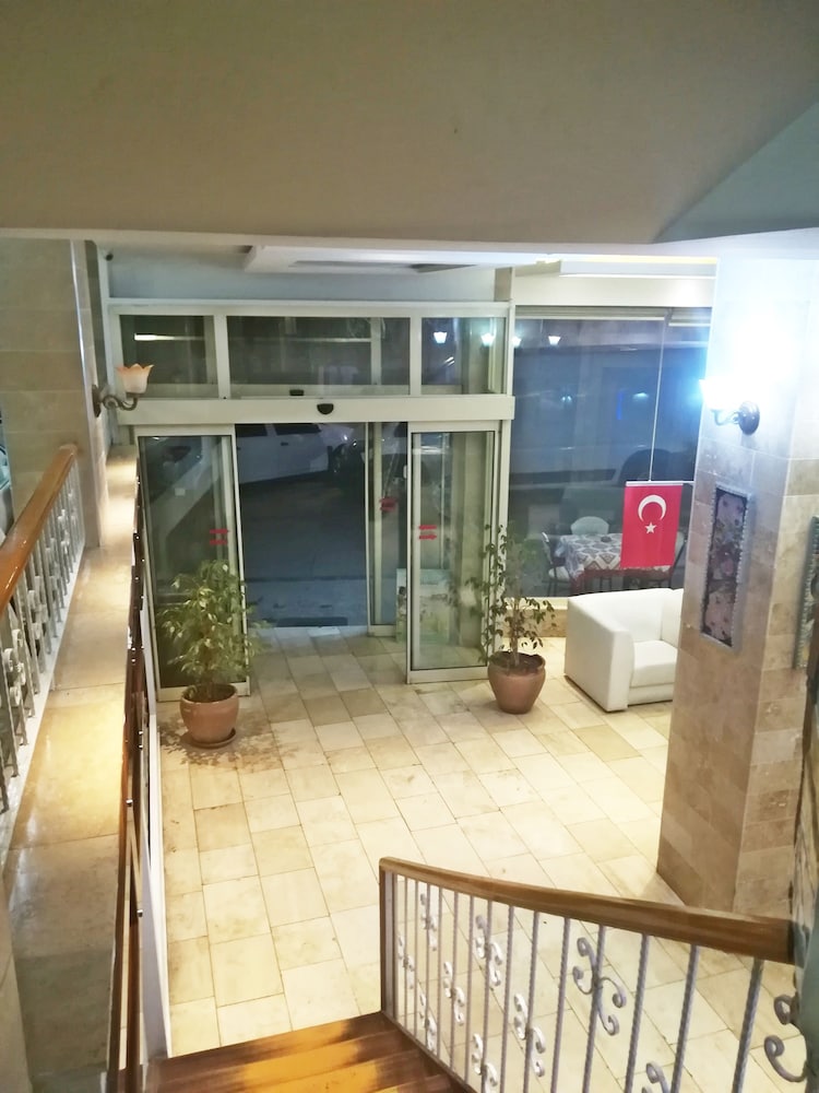 UTKUBEY HOTEL 31/47