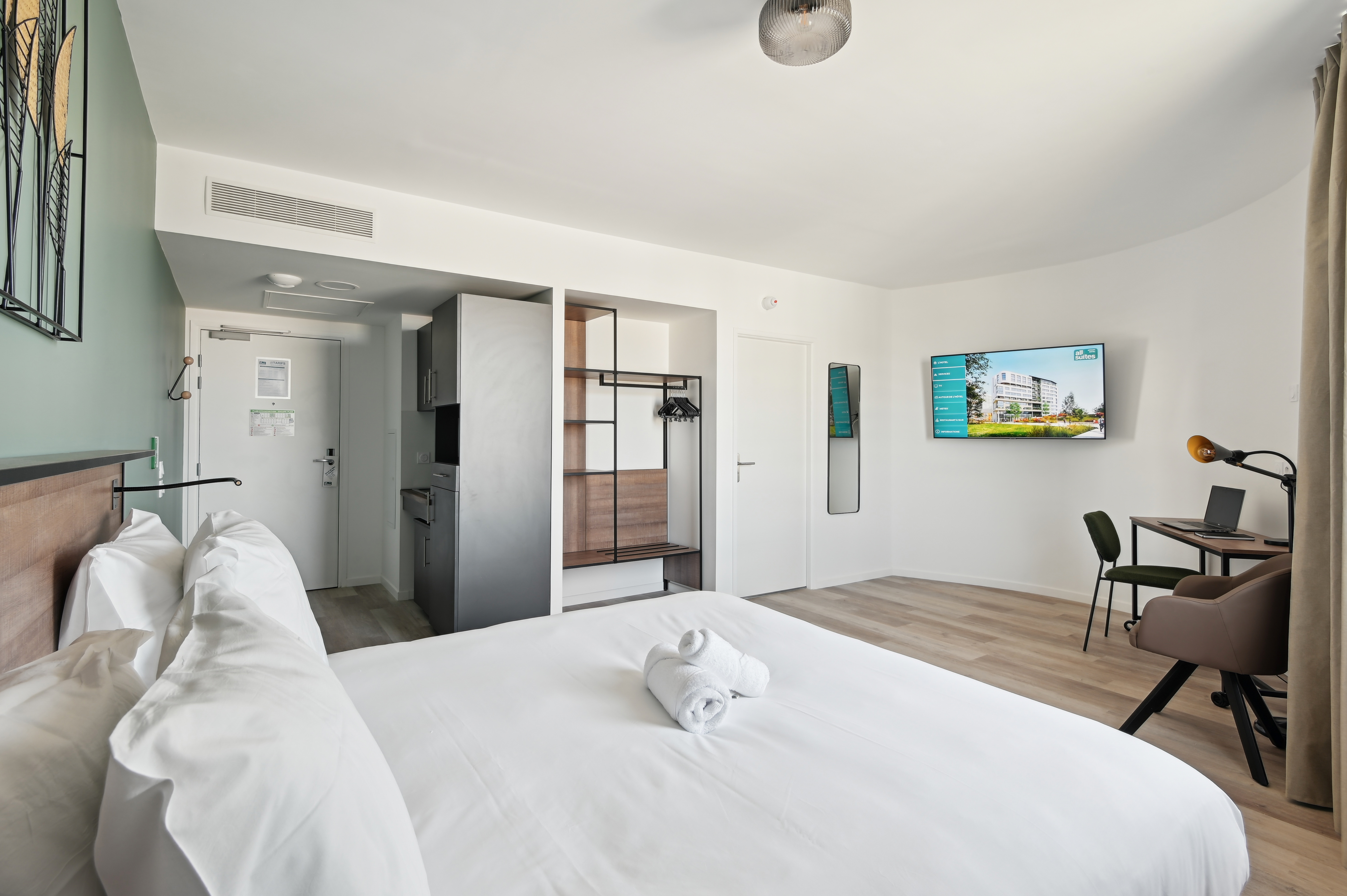 SUPERIOR, STUDIO, DOUBLE BED