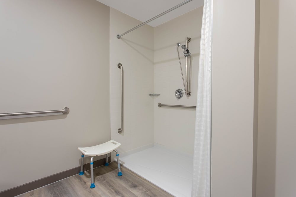 Microtel Inn and Suites by Wyndham Aurora 47/49