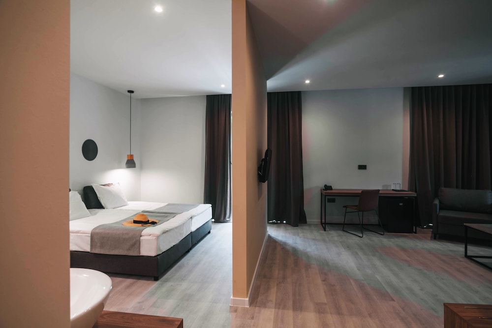 Primorski Hotel 20/64