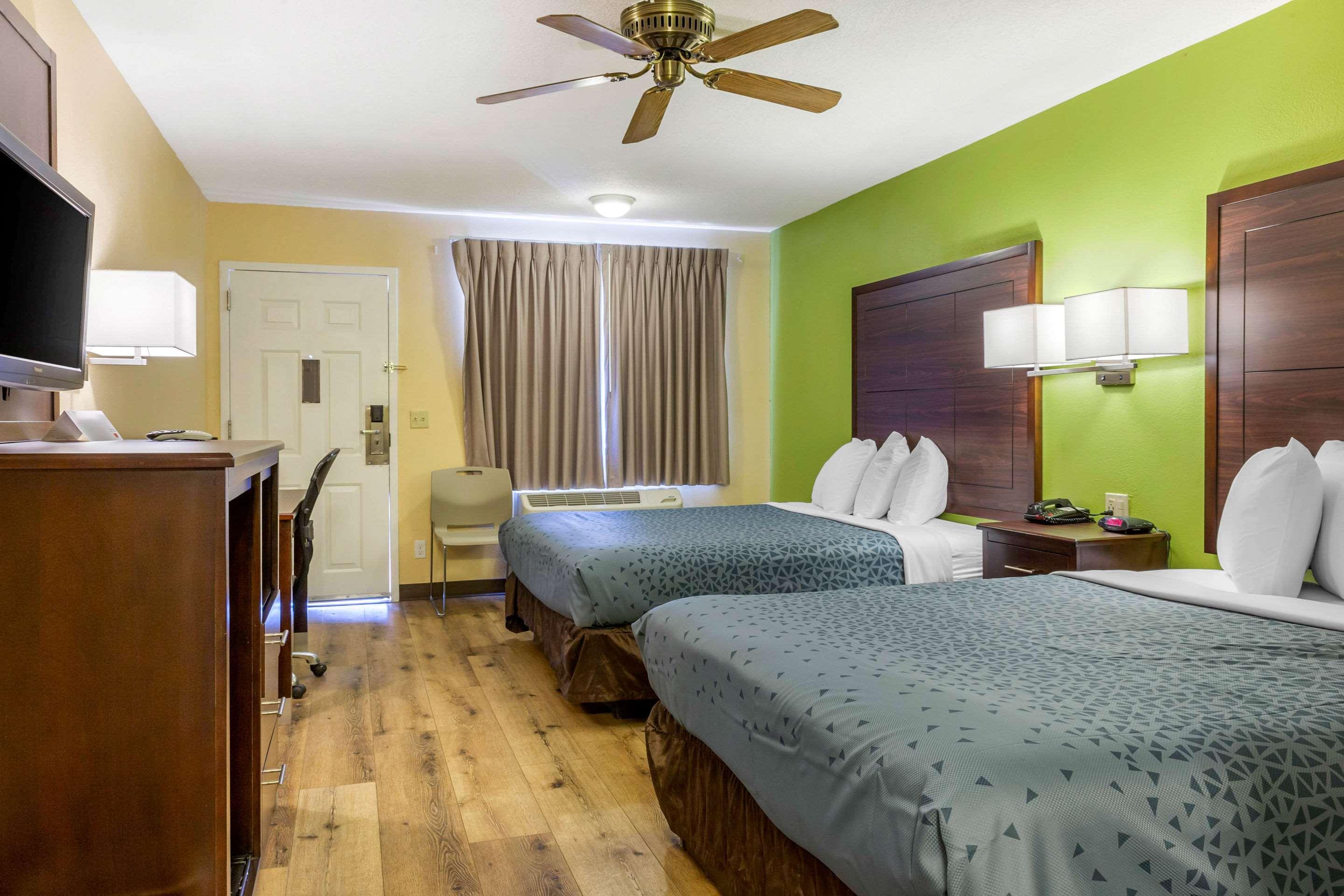 ROOM, 2 QUEEN BEDS