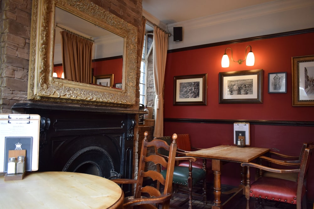 The Rose and Crown 41/49