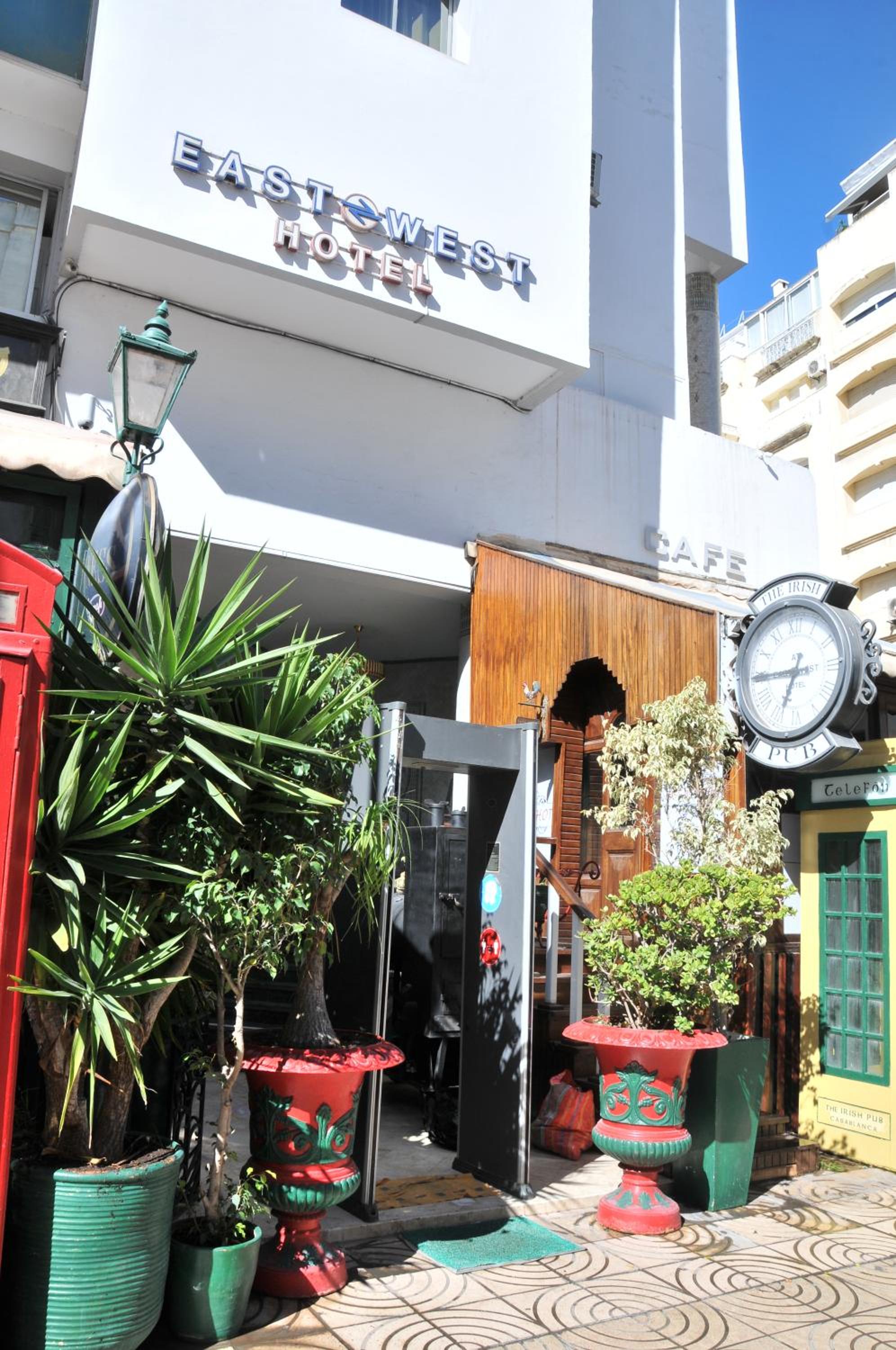 Hotel East West 5/50