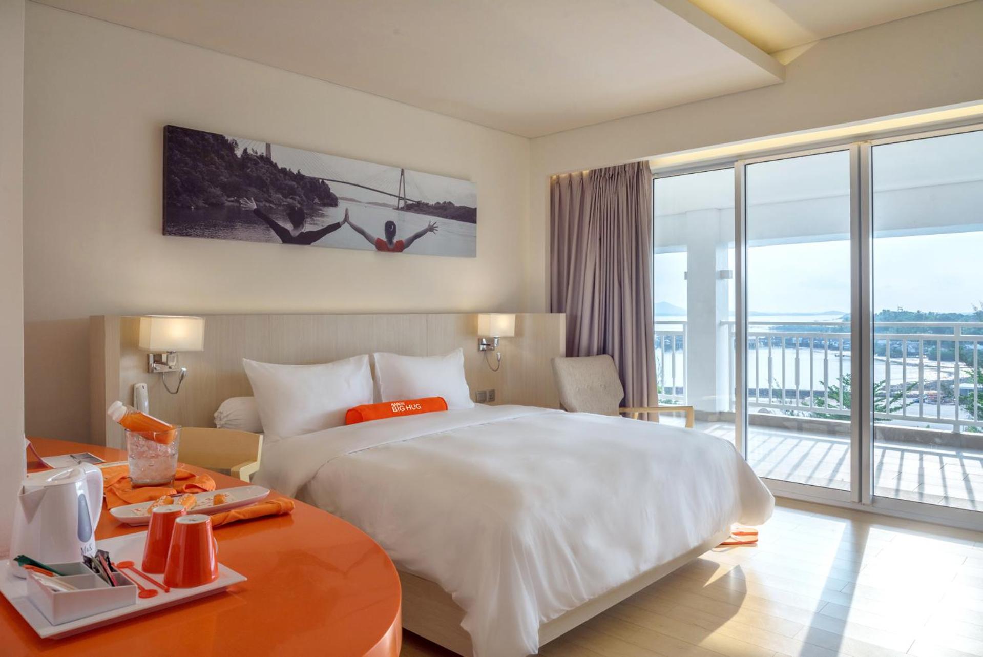 Room, Double or Twin Bed