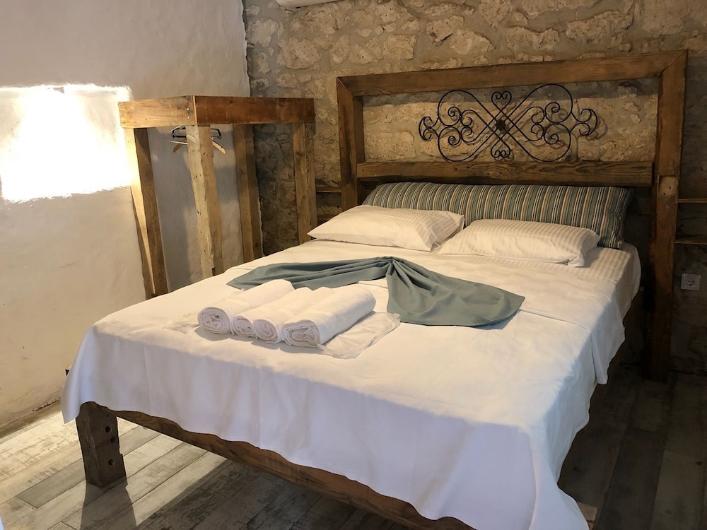 Livan Hotel Deluxe 14/57