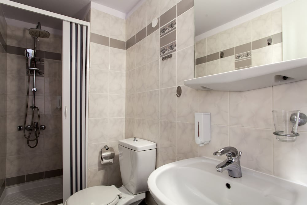 Elychryson Abience Apartments 30/32