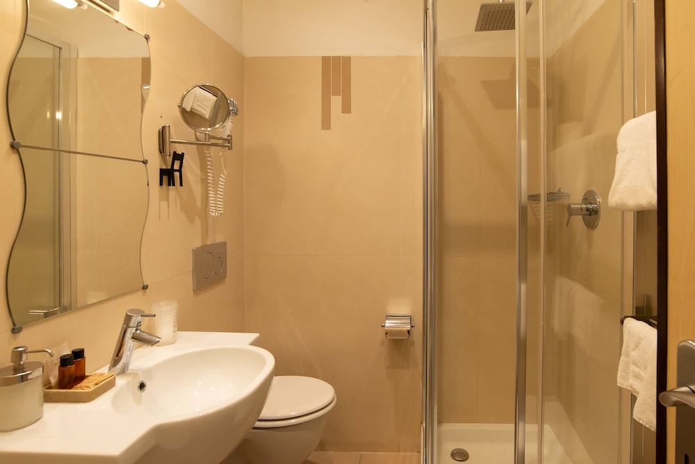 غرفة رباعية بسريرين مزدوجين، Hotel Jane 6/6