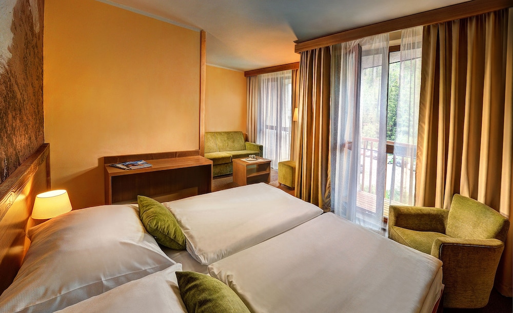 HOTEL FIS 10/35