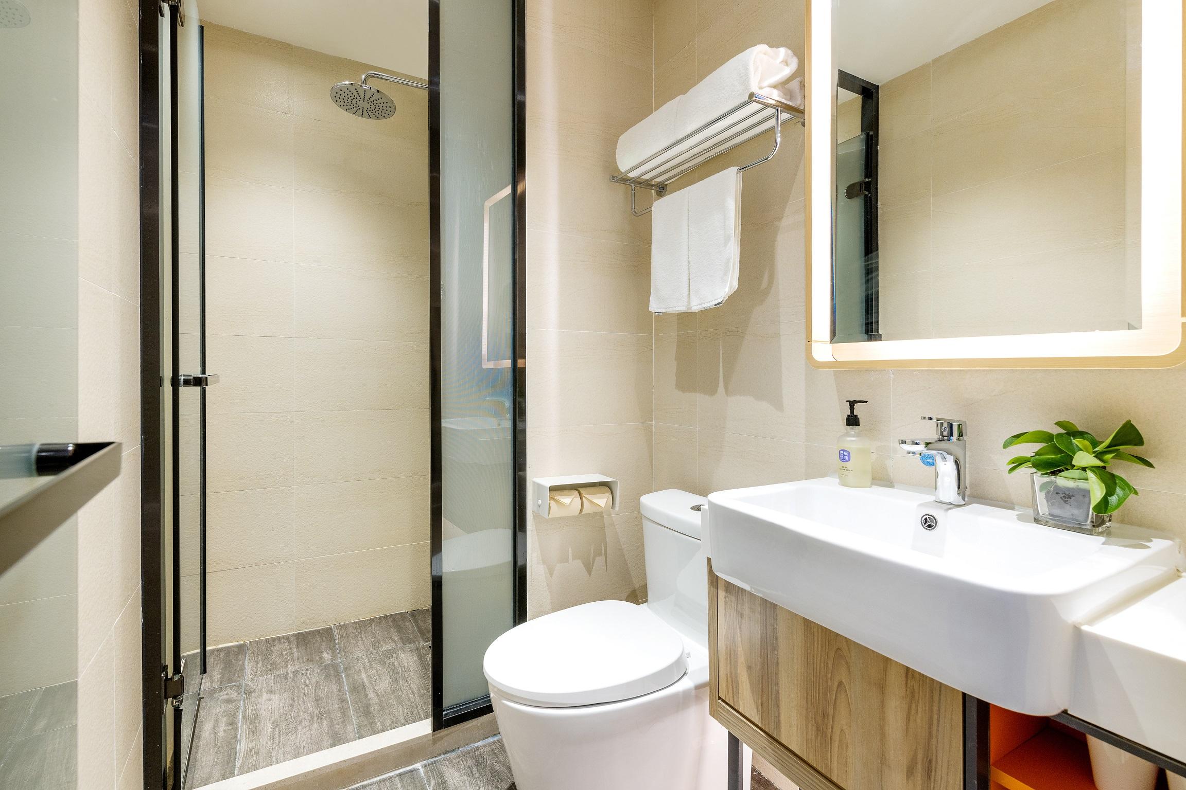 Hanting Hotel (Guangzhou Zhongshan Memorial Hall) 42/44
