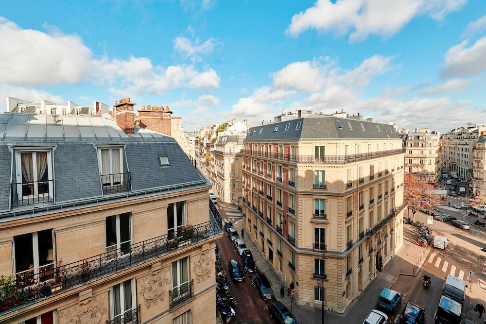 Prince de Galles A Luxury Collection Hotel Paris in PARIS