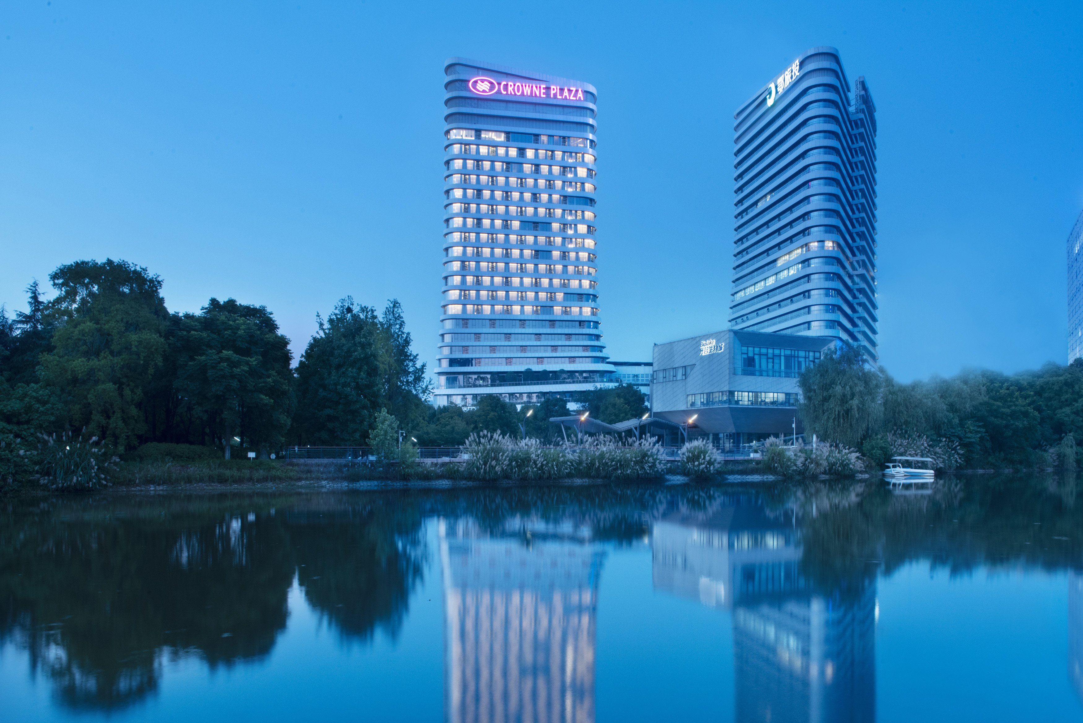 CROWNE PLAZA WUHAN OPTICS VALLEY 3/72