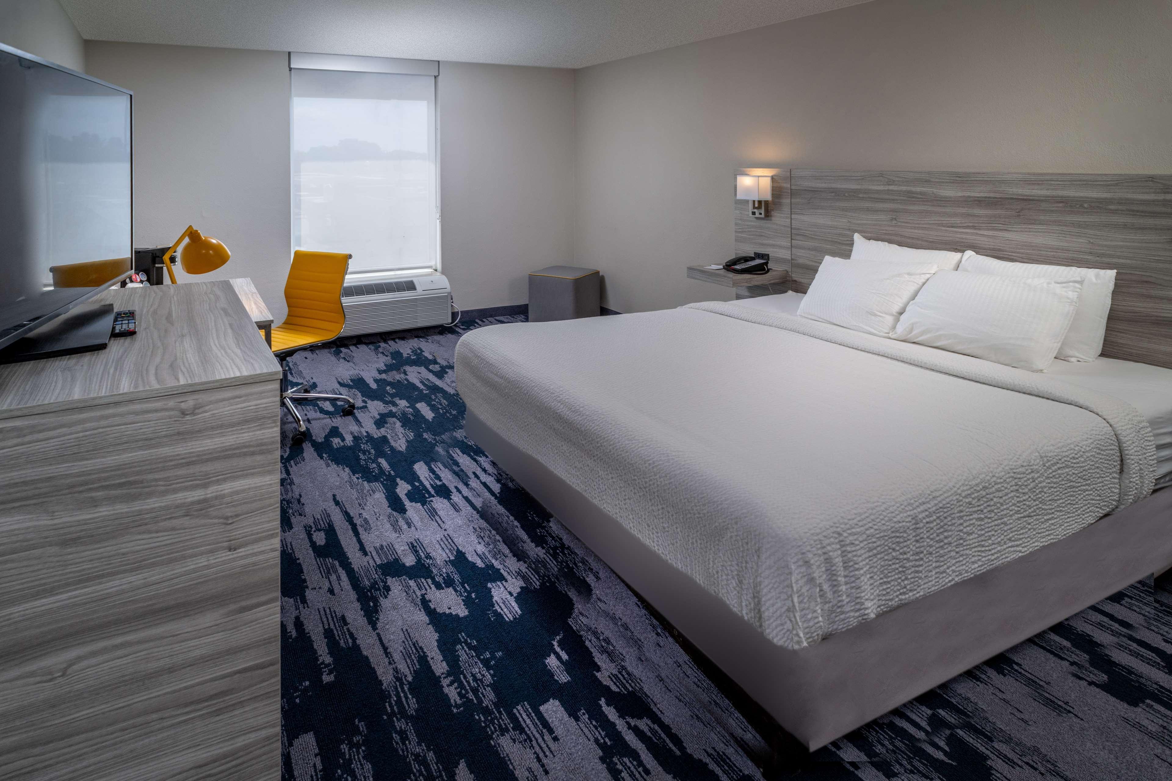 Room, King Bed, Accessible