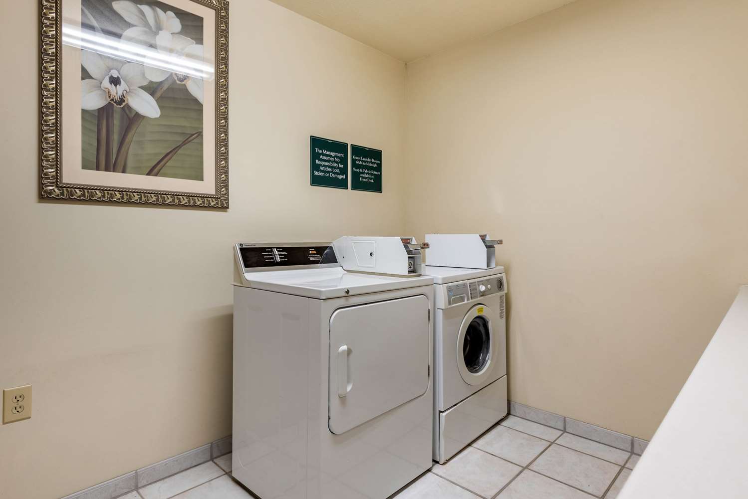 Comfort Inn Warren I-69 30/30