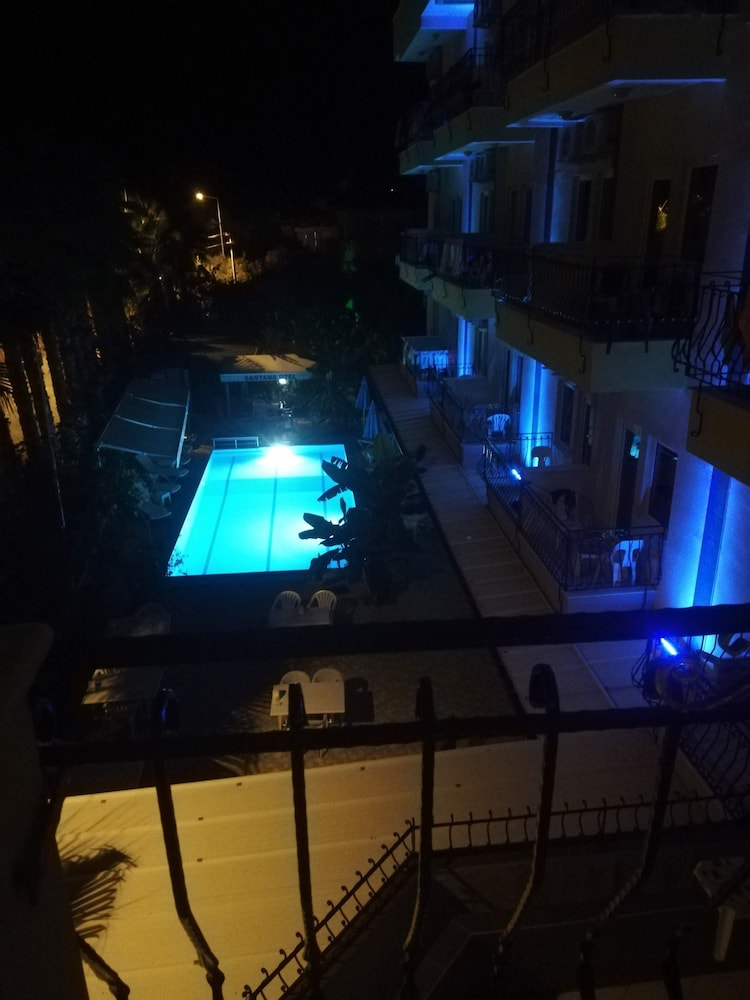 Santana Hotel 2/42