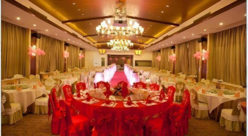 Yiyuan Xuanyu Hotel 34/45