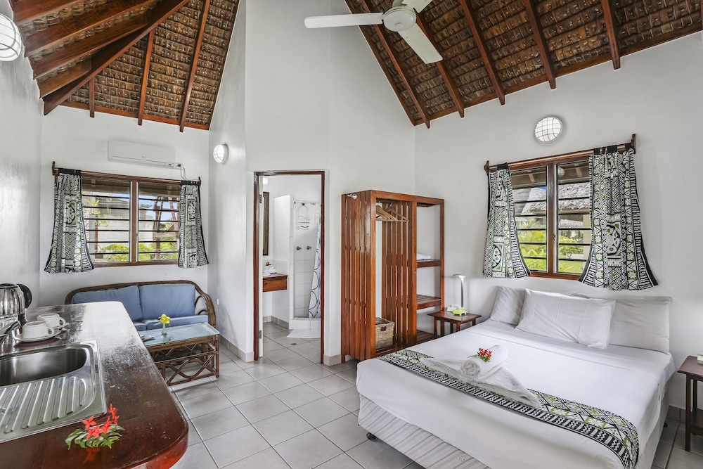 Beachfront Resort 9/50