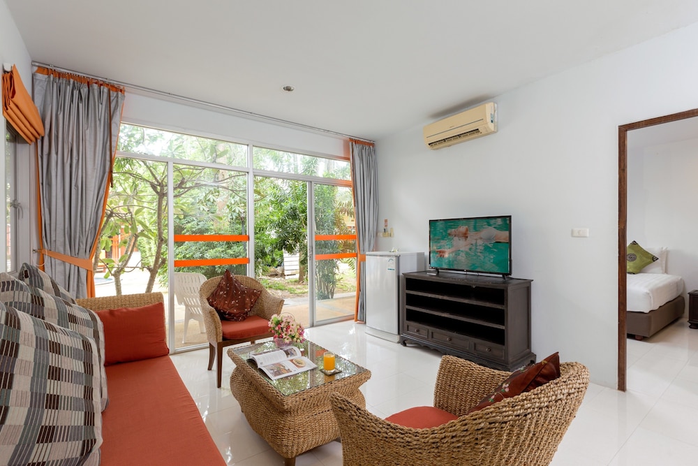 Phuket Sea Resort 33/50