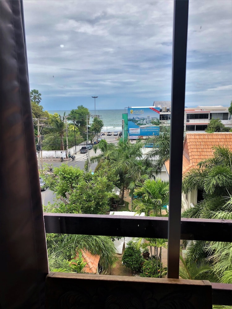 Baan Talay 11/48