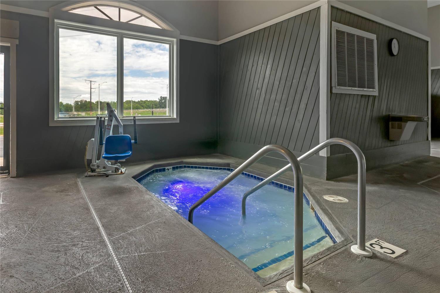 Quality Inn Mauston I-90 15/31