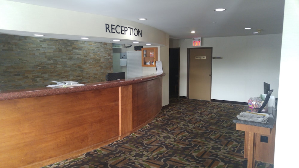 Ramada by Wyndham Abbotsford 2/24