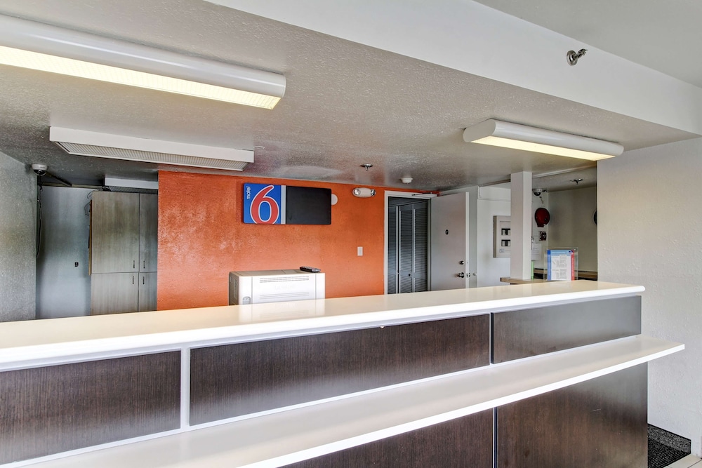 Motel6 Amherst, OH - Cleveland West - Lorain 9/41