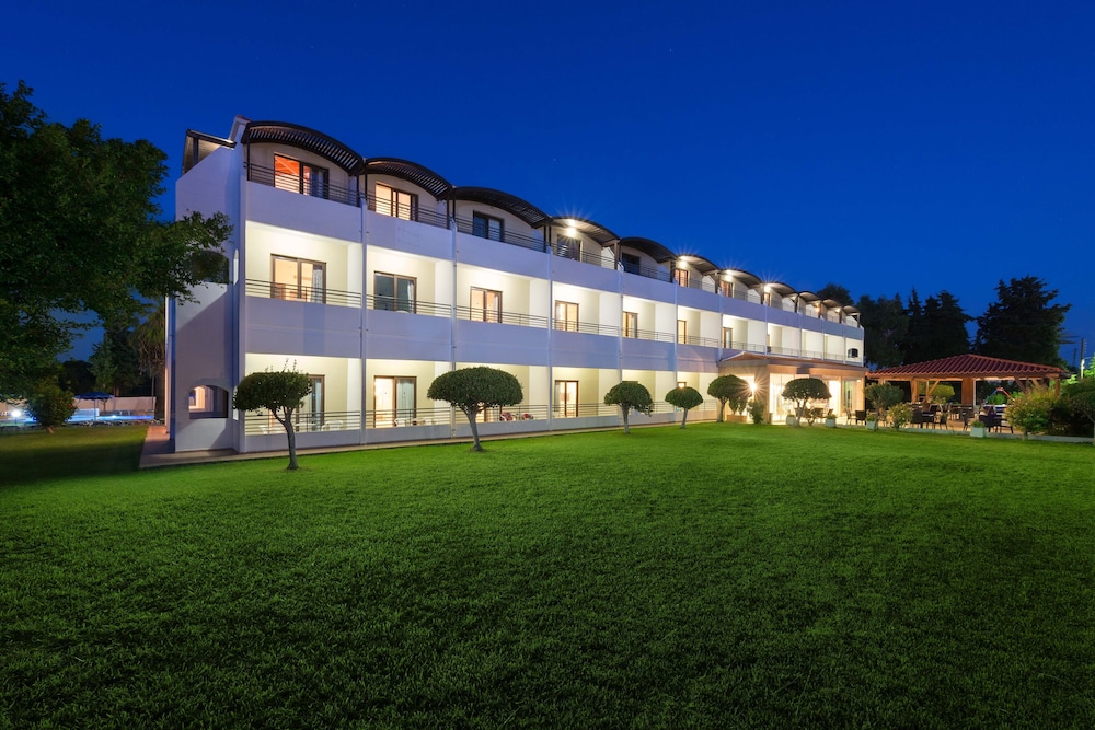 Family World Aqua Beach Matoula Complex 43/48