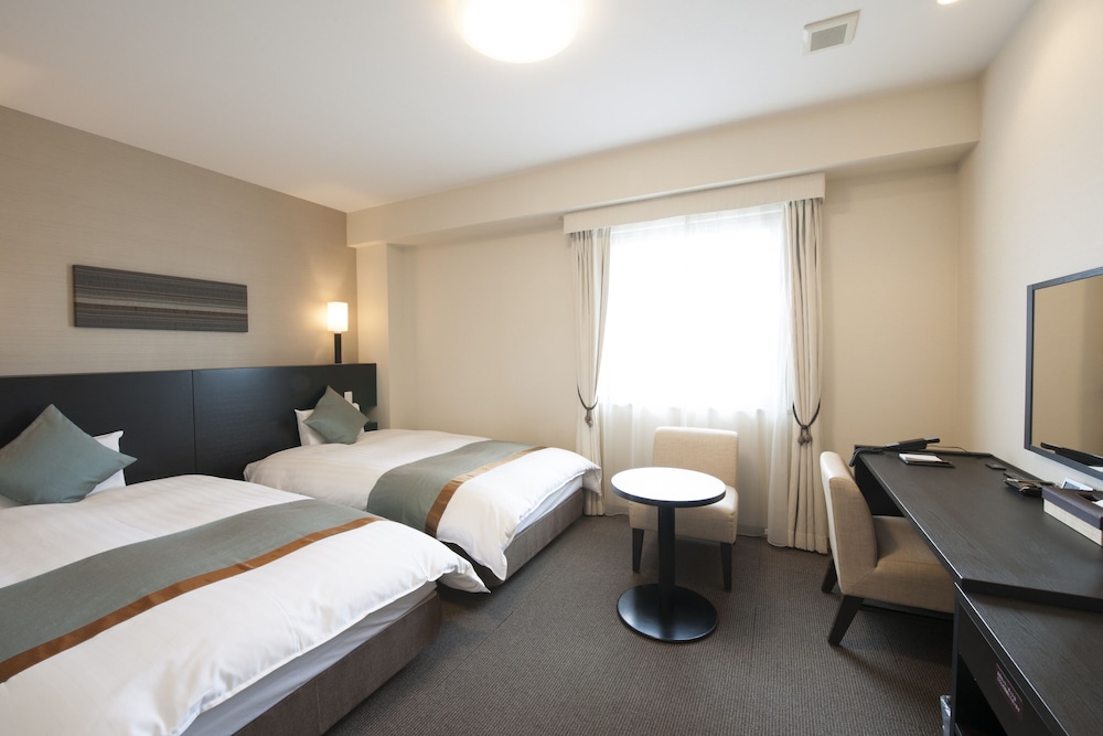 Standard, Twin Beds