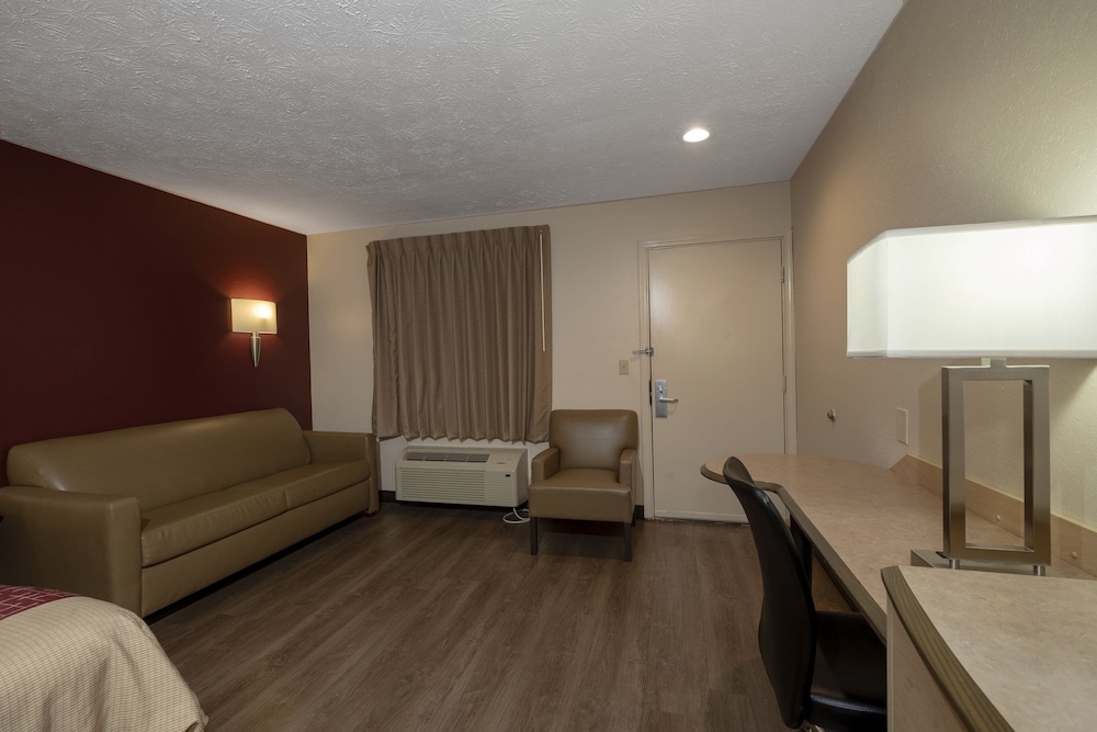 Red Roof Inn Indianapolis - Greenwood 21/24