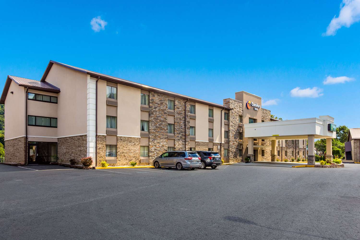 Comfort Inn Charleston South Charleston, WV 19/22