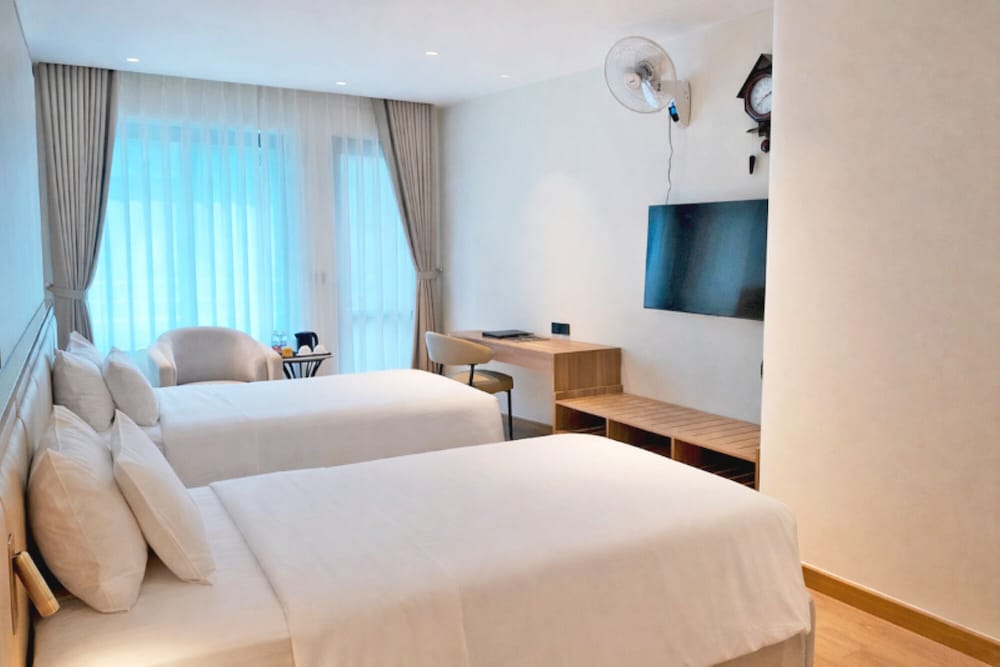 PREMIUM, SINGLE, DOUBLE BED, CITY VIEW