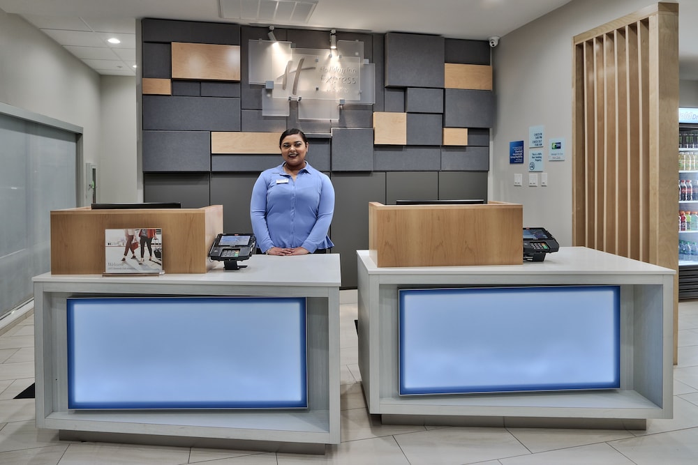 Holiday Inn Express & Suites Houston East - Beltway 8 14/53