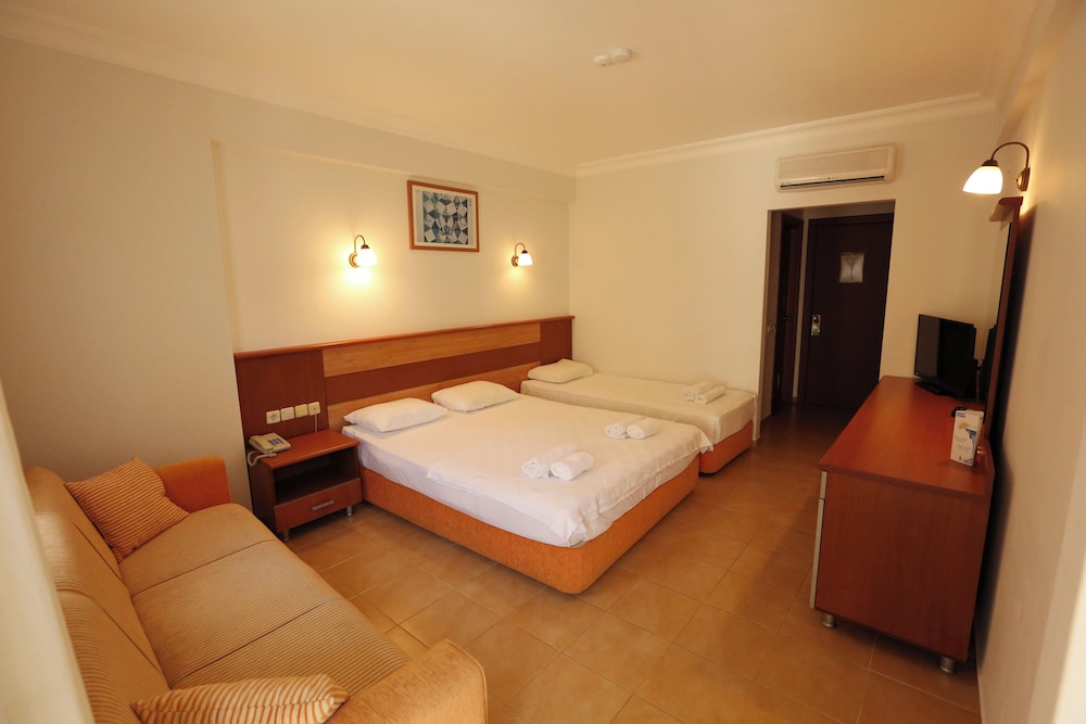 Mavruka Hotel 18/60