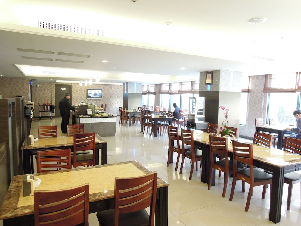 Shihzuwan Hotel - Kaohsiung Station 33/44