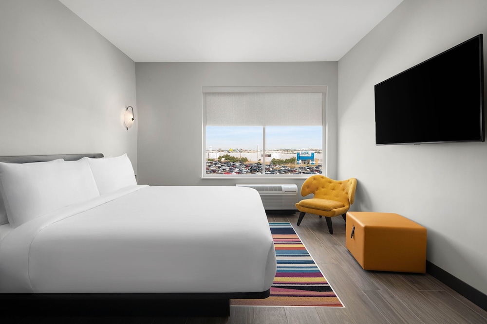 Aloft Katy Mills 21/39
