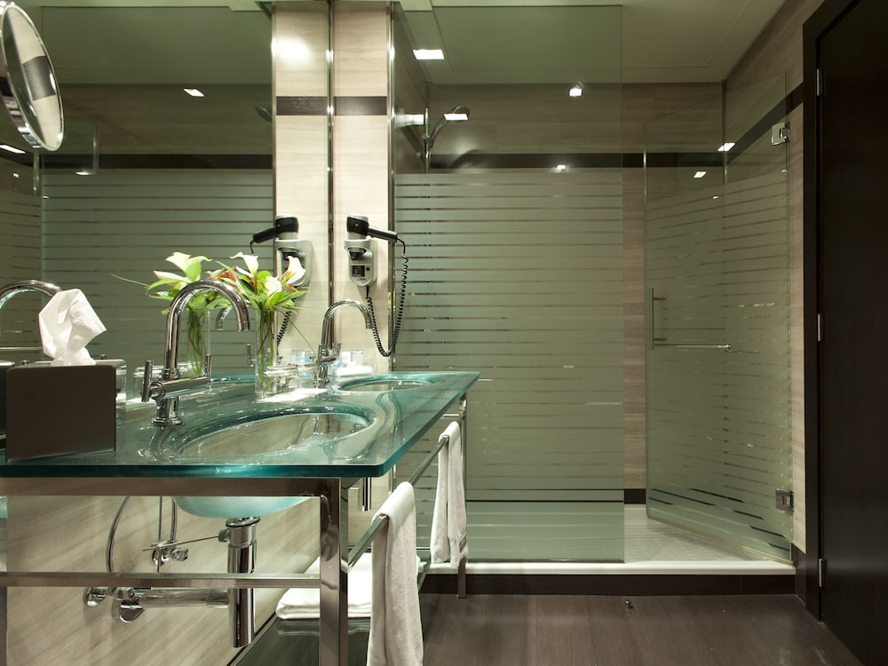 swimming pool spa